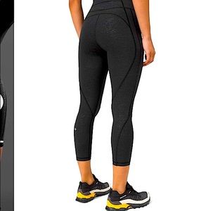 LULULEMON time to sweat crop 23